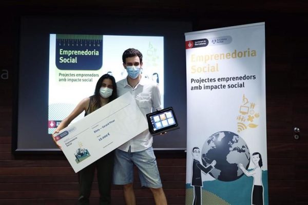 Bleta, la tablet per la gent gran, primer premi d’Emprenedoria Social de Barcelona Activa